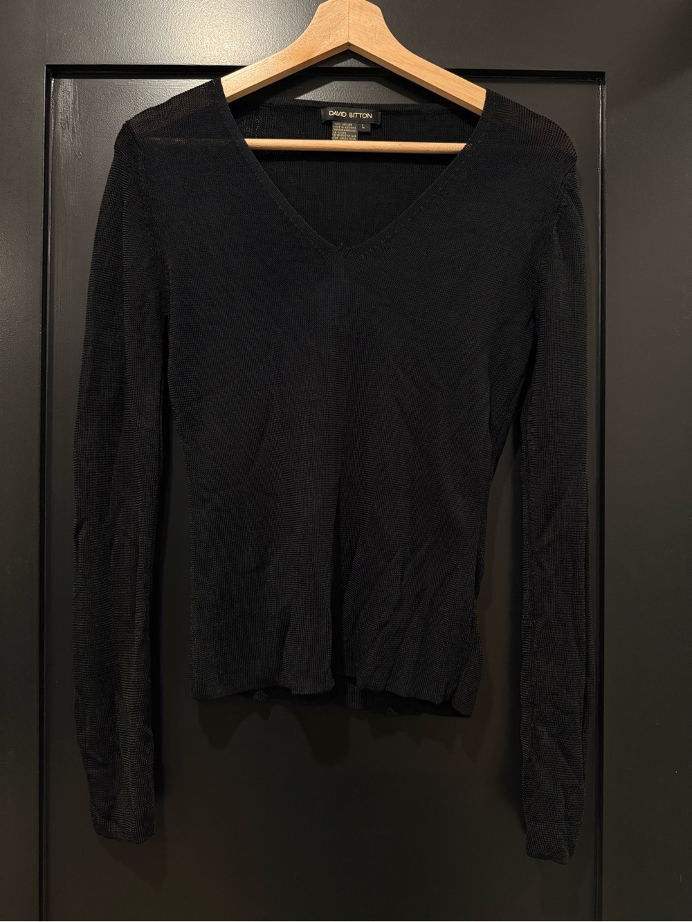 Women's Black V-Neck Long Sleeve Top